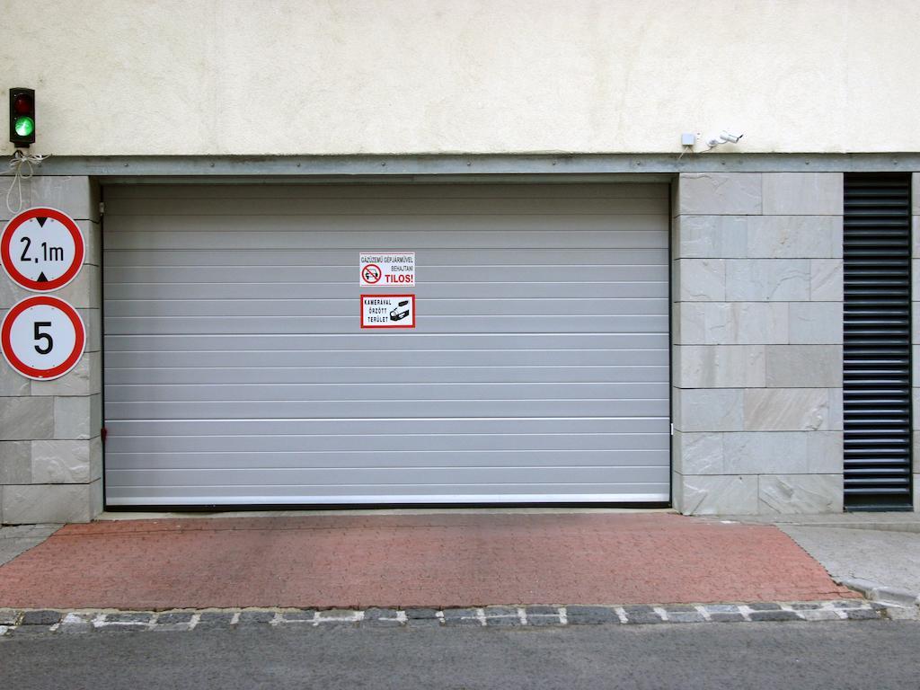 Arriva Apartment, Optional Indoor Parking Budapest Bagian luar foto